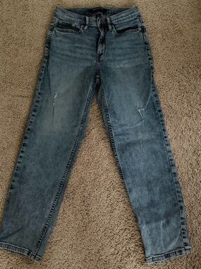 Women’s Calvin Klein Jeans- slim style/straight leg
